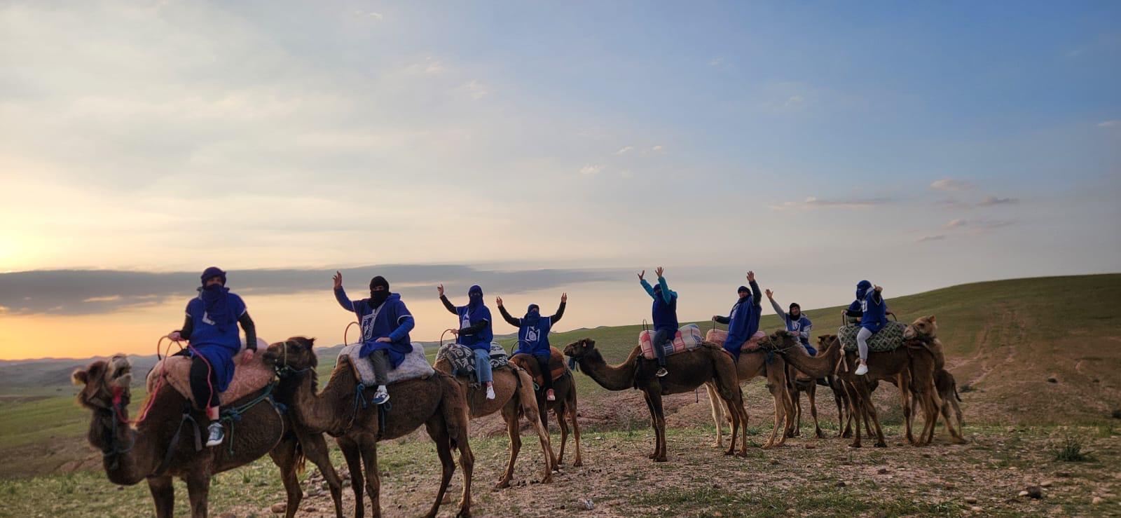 Deserto di Agafay privato da Marrakech: Piscina al tramonto, giro in cammello, quad e cena berbera
